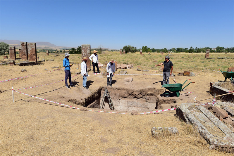 Selçuklu mezarlığında heyecanlandıran keşif - Resim: 4