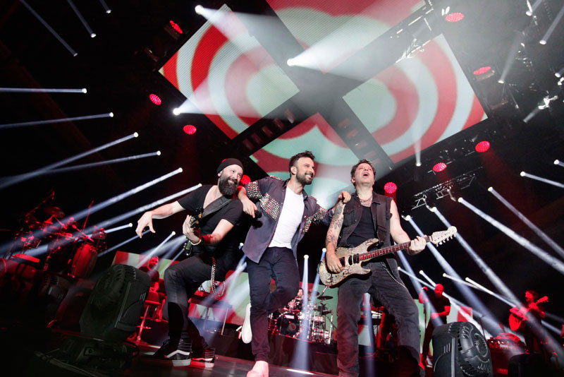 Tarkan servetine servet katmak için geri dönüyor! - Resim: 1