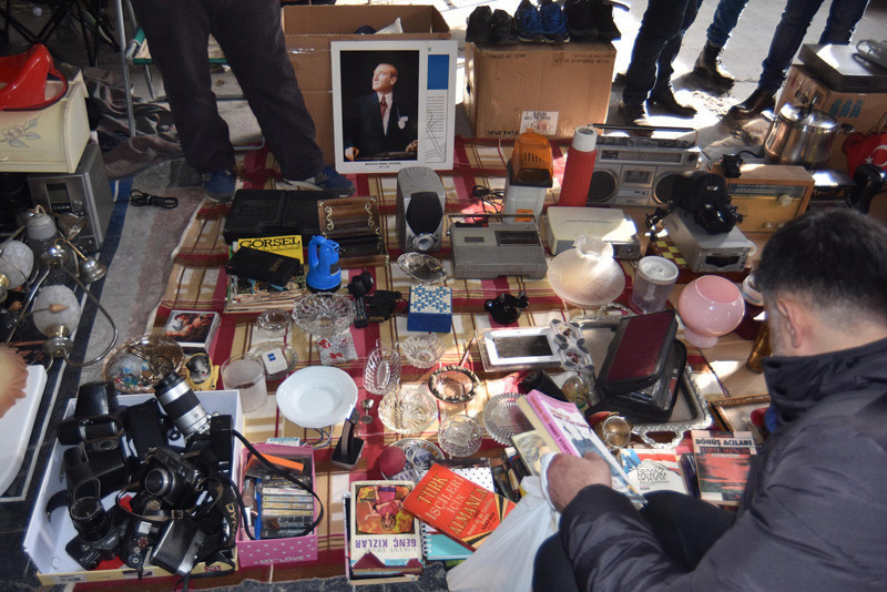 1 TL’ye gömlek 100 TL’ye ayakkabı her şey bu pazarda - Resim: 2