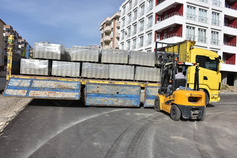 Kayyum atanan Batman'a bir haller oluyor - Resim: 1