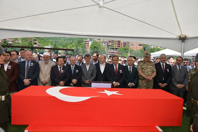 Şehit Sabri Eryeler'i Ordu'da binlerce kişi uğurladı - Resim: 2