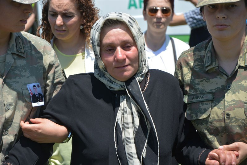 Şehit Sabri Eryeler'i Ordu'da binlerce kişi uğurladı - Resim: 3