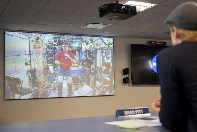 Astronotu canlandıracak olan Brad Pitt uzaydaki astronot Nick Hague ile röportaj yaptı - Resim: 1
