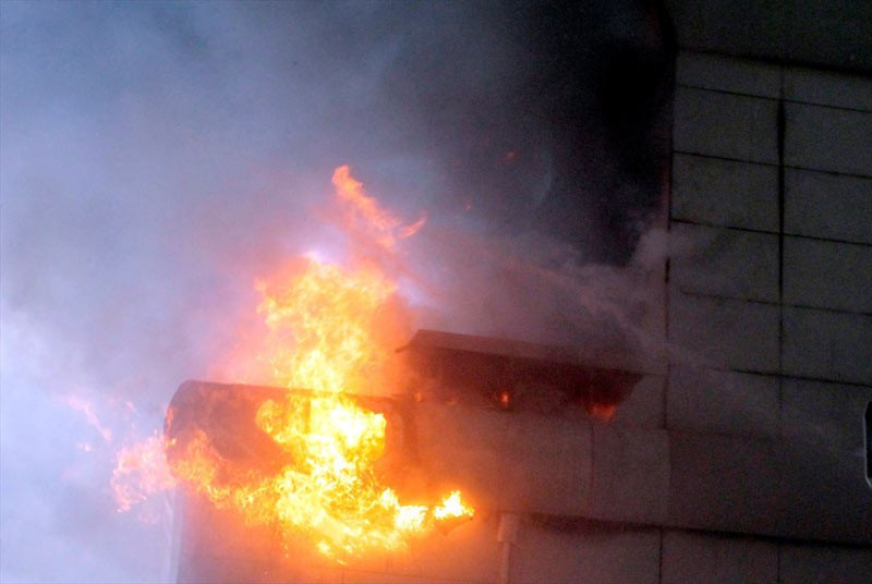 Maltepe'de otel yangınında dehşet anları - Resim: 4