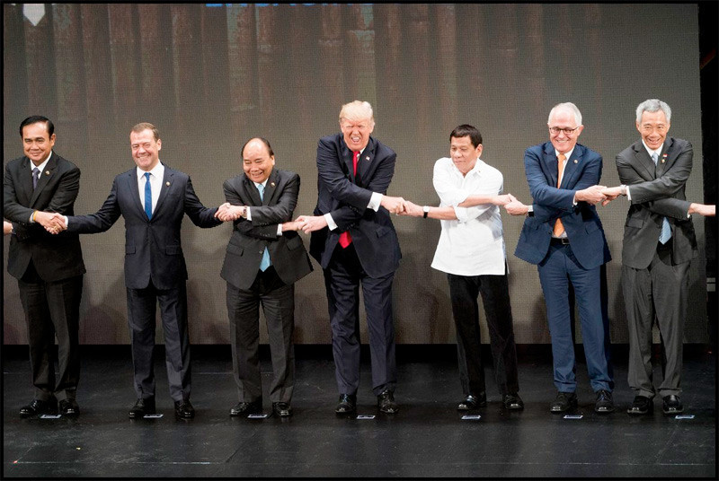 Trump ne yapacağını bilemedi o anlar böyle görüntülendi - Resim: 4