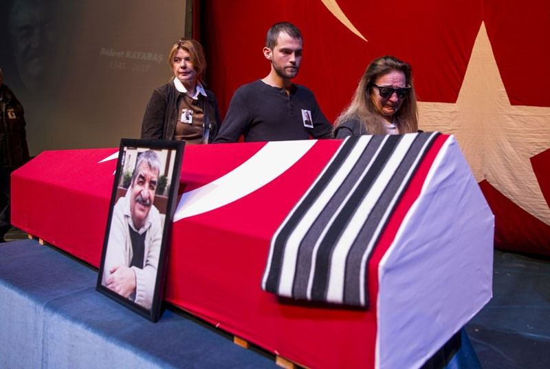 Bülent Kayabaş'ın cenaze töreninde büyük ayıp yalnız bıraktılar - Resim: 3