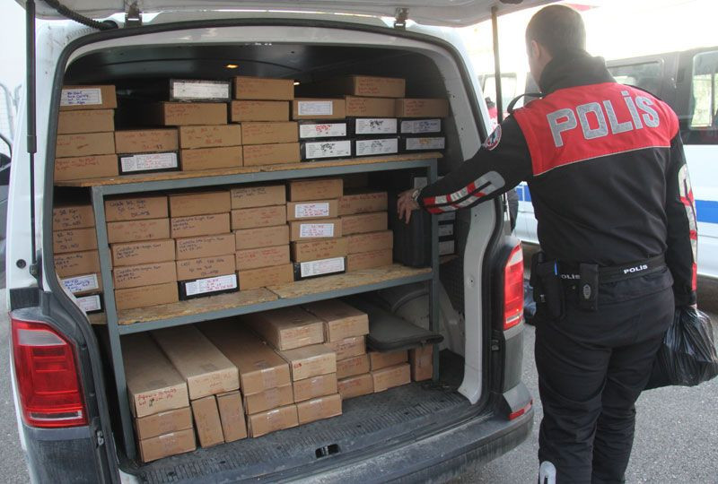 Adana'da ticari taksiden mühimmat çıktı - Resim: 2