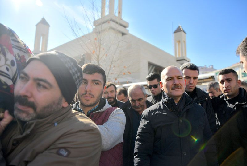Elazığ depreminde hayatını kaybeden iki kişi son yolculuklarına uğurlandı - Resim: 4