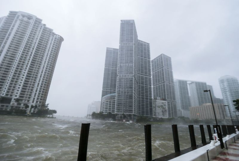 Irma vardı ABD'de yıkılıyor 6.5 milyon kişi kaçıyor şok haberler - Resim: 1