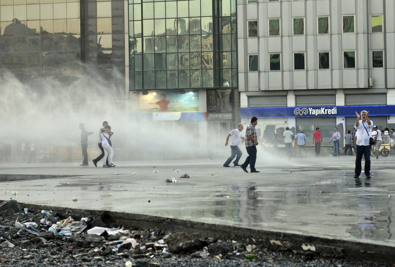 Taksim'den inanılmaz olay fotoğrafları - Resim: 1
