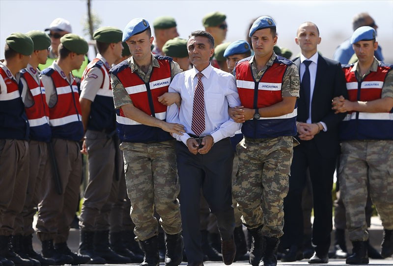 Yine olay çıkarttılar davada ilginç görüntü - Resim: 3