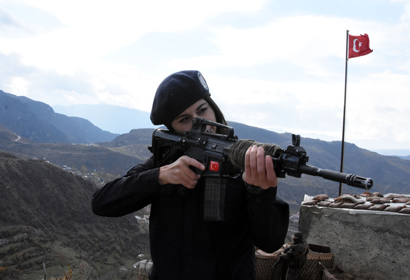 Dicle komiser gündüz vatan nöbetinde, akşam ise... - Resim: 1