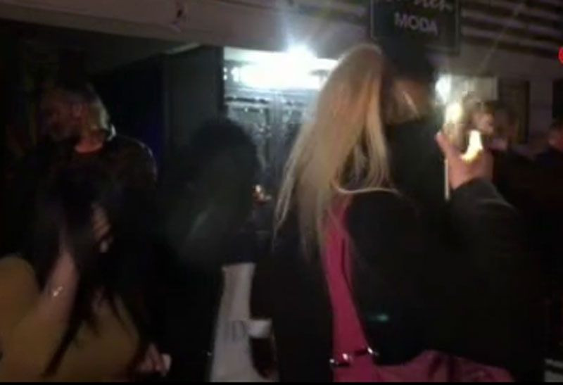 İnanılır gibi değil! Karantinayı hiçe sayıp pavyona gittiler polis kapıları kırarak bastı - Resim: 3