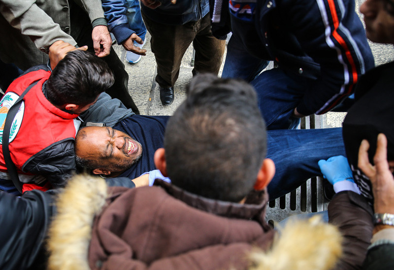 İsrail Mescid-i Aksa'da köpekleriyle saldırdı! Dehşet kareler - Resim: 4