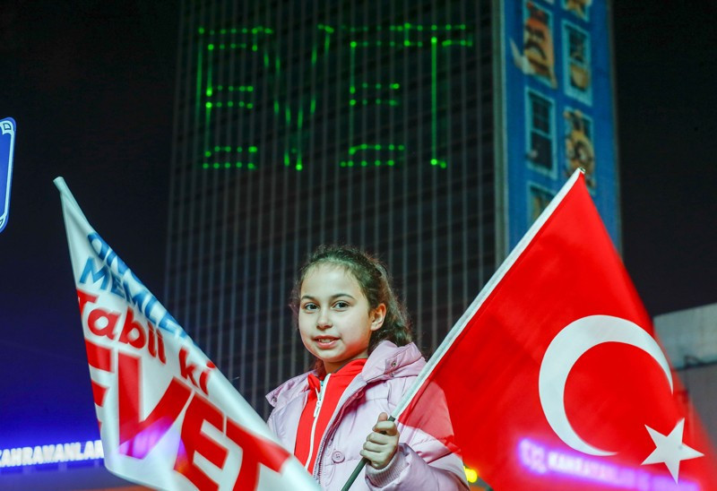 AK Parti'den lazerli "Evet" kampanyası - Resim: 2