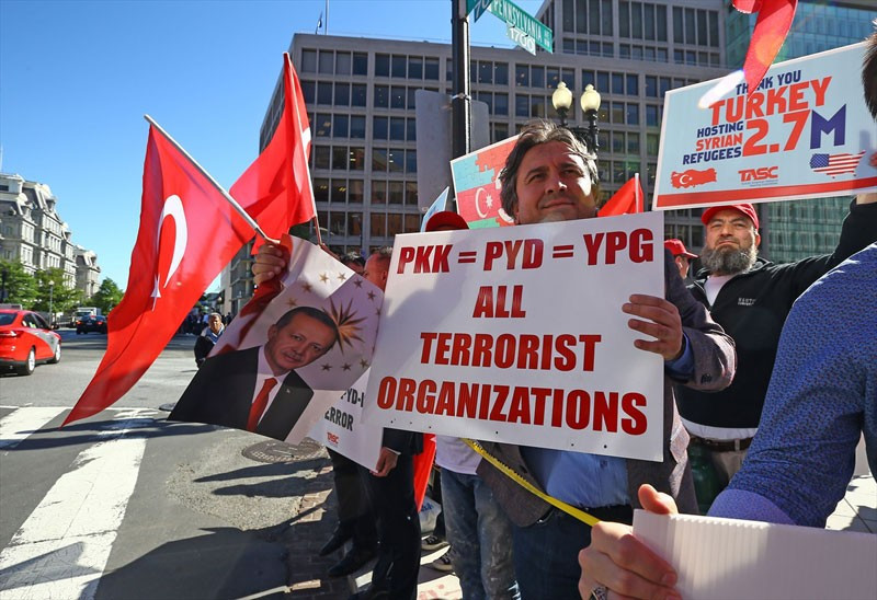 Erdoğan'ı Amerika'da bu posterle karşıladılar - Resim: 3