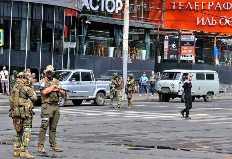 İsyan eden Wagner savaşçıları Rostov sokaklarında! Zırhlı araçlar nöbet tutuyor dikkat çeken görüntüler - Resim: 3