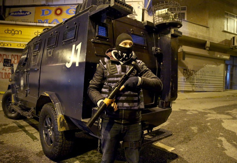 İstanbul'da şafak vakti terör operasyonu - Resim: 1