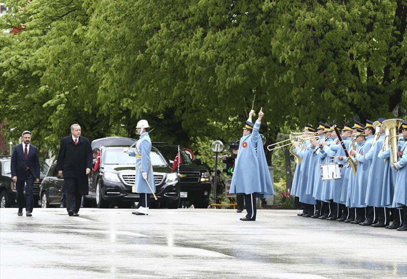 Recep Tayyip Erdoğan mecliste özel törenle karşılandı - Resim: 2