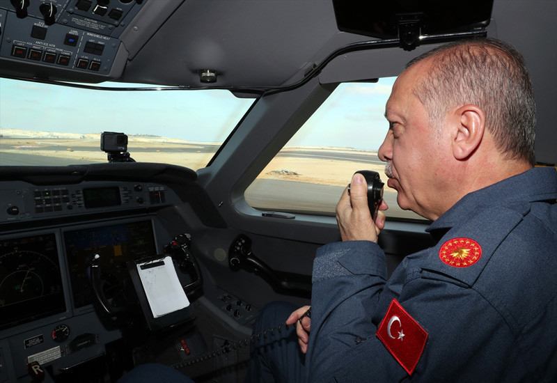 Erdoğan'dan büyük sürpriz! Pilot üniformasıyla alana geldi - Resim: 3