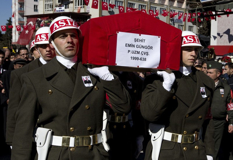 El Bab şehidini yüzbinler uğurladı! - Resim: 1