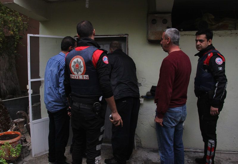 Adana'da kahvaltıyı beğenmeyen eski boksörün yaptıkları şaşkına çevirdi - Resim: 1