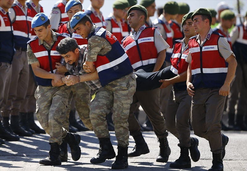 Yine olay çıkarttılar davada ilginç görüntü - Resim: 4