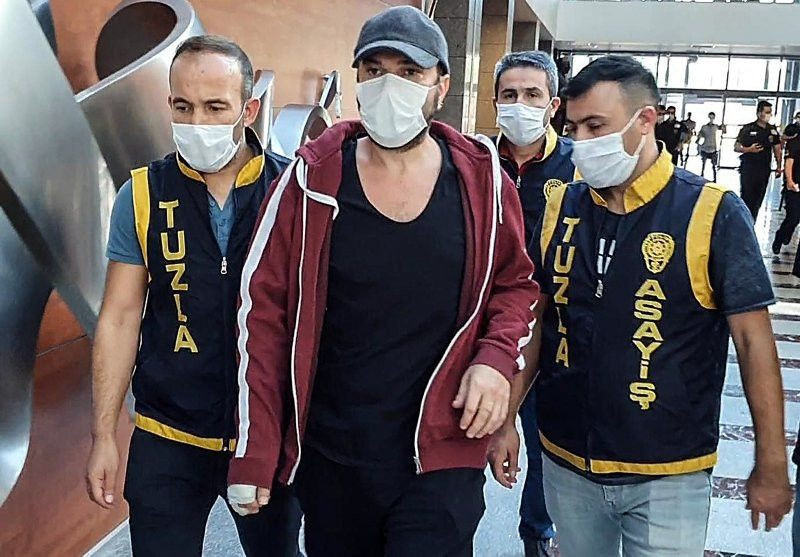 Halil Sezai'nin kardeşi Duygu Paracıkoğlu bile abisine tepki gösterdi yaşlı adamı dövmüş tutuklanmıştı - Resim: 2