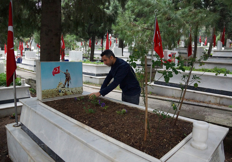 Şehit oğluna Afrin'deki kahramanlıkları anlatıyor - Resim: 4