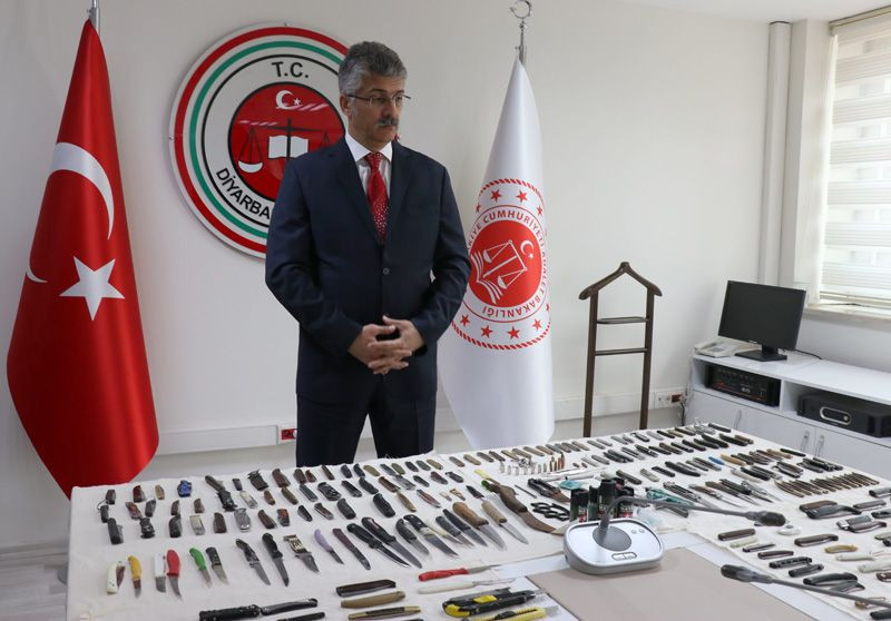 Adliye girişinde bin 383 kesici ve delici alet ele geçirildi - Resim: 1