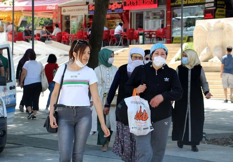 Isparta'da maskesiz olduğu ceza yazılmak istenen genç:  Soyadımı bilmiyorum - Resim: 1