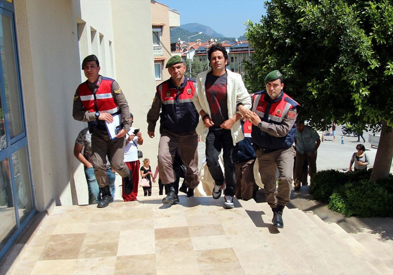 Selim Erdoğan şoku! Evinden çıkanlar öyle böyle değil - Resim: 3