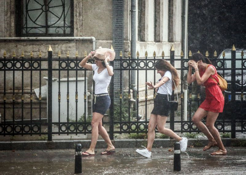 Bu bir arka kapı yağmuru! Meteoroloji profesörü İstanbul'u uyardı MGM twit attı - Resim: 2