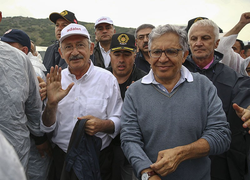 Kılıçdaroğlu yağmura yakalandı! Yürüyüşe katılan sanatçılar - Resim: 4