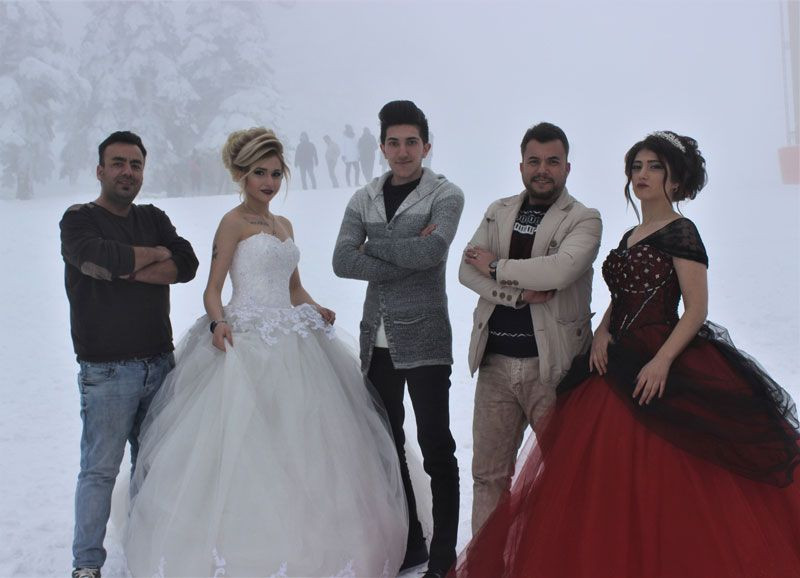 Uludağ'da herkes kaydı onlar gelin saçı yaptı - Resim: 3