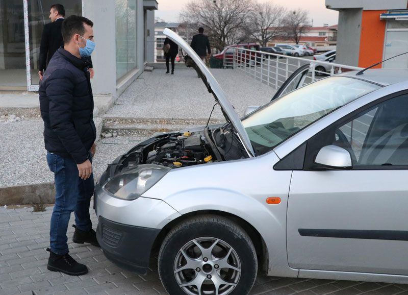 Ekspertiz raporunda tek parça değişeni var denilen otomobilin yarısı başka otomobile ait çıktı - Resim: 4