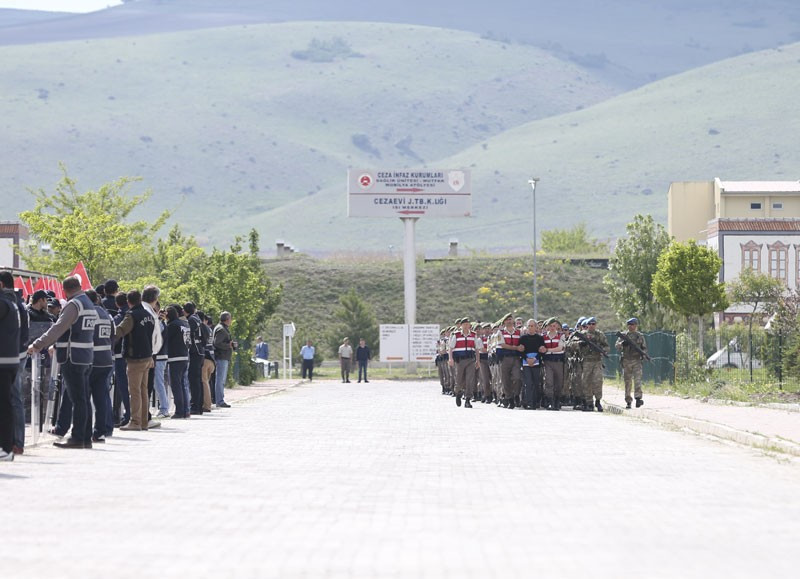 Akın Öztürk'ün son haline bakın darbeden sonra ilk kez görüntülendi - Resim: 1