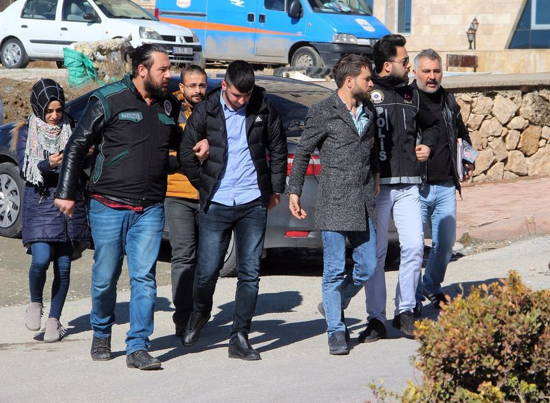 Elazığ'da kadının iç çamaşırından çıkanlar görenleri şok etti! Sütyenindekiler hayatını mahvetti - Resim: 2