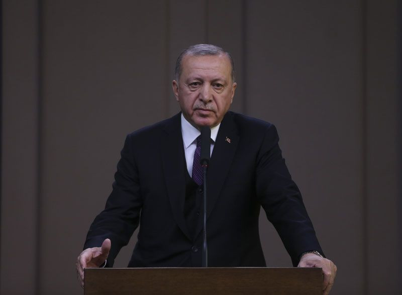 Coronavirüs salgınında ölenlerin sayısı fırladı! Aşı bulundu haberi geldi - Resim: 1