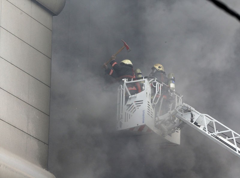 Maltepe'de otel yangınında dehşet anları - Resim: 3