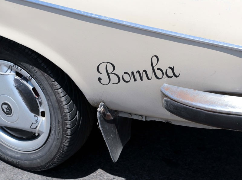 Bomba yazılı otomobil durağa çekilince olanlar oldu  - Resim: 1