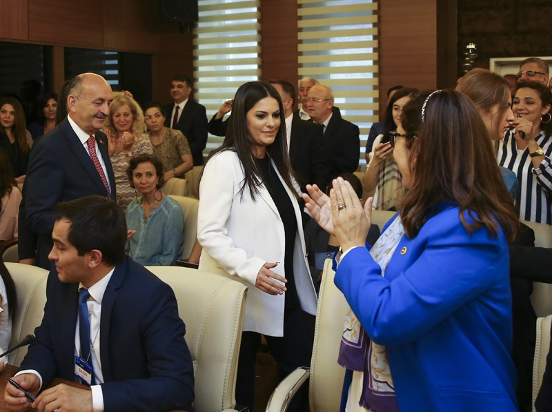 Jülide Sarıeroğlu Çalışma Bakanlığı'nda görevi böyle devraldı - Resim: 1