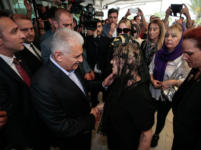 Alpay Özalan'ın acı günü cenazeden kareler - Resim: 3