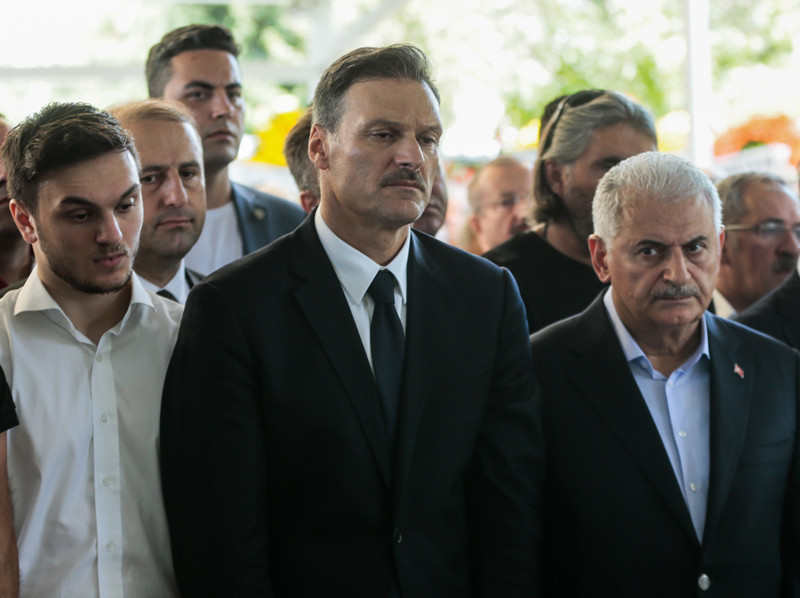 Alpay Özalan'ın acı günü cenazeden kareler - Resim: 1