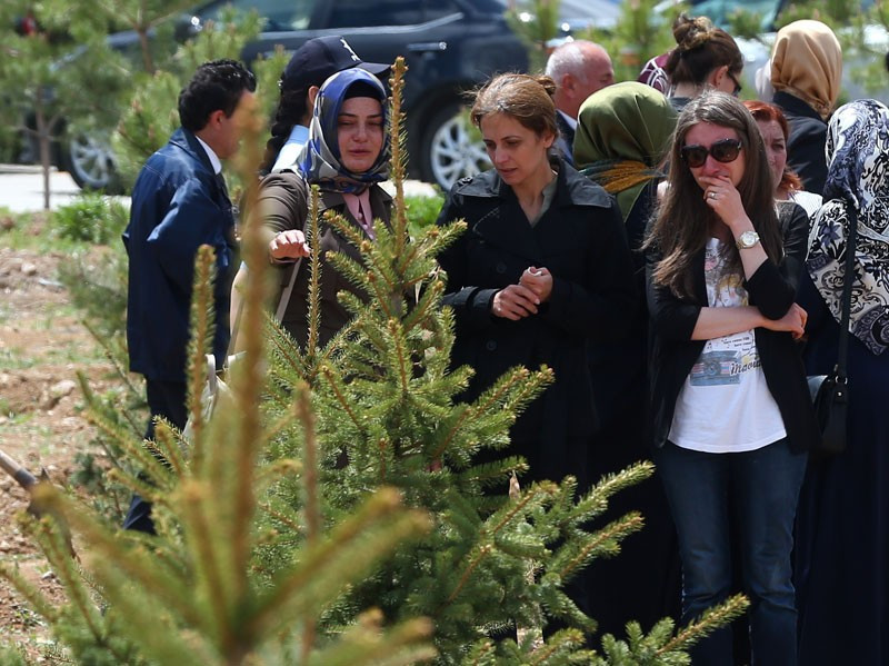 O levhaları gören gözyaşlarına boğuldu! - Resim: 1