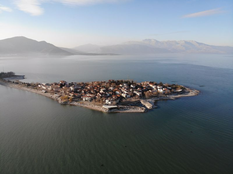 Isparta'nın sakin adasında sadece 200 kişi yaşıyor! Gören herkes hayran kaldı - Resim: 4