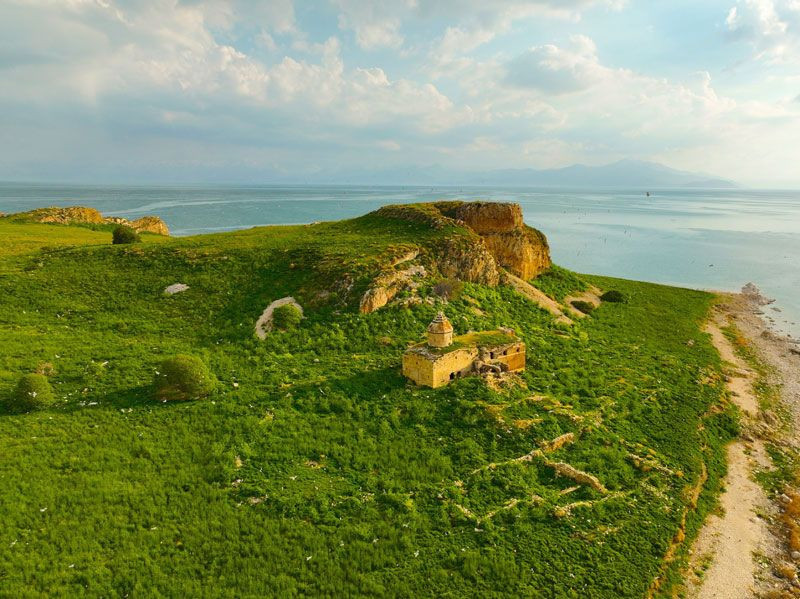 Van’ın el değmemiş adası Çarpanak bahar aylarında görenleri büyülüyor - Resim: 4