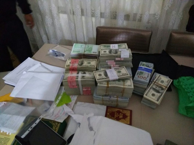 FETÖ üyesi ayakkabı kutusunda 1 milyon dolarla yakalandı - Resim: 3