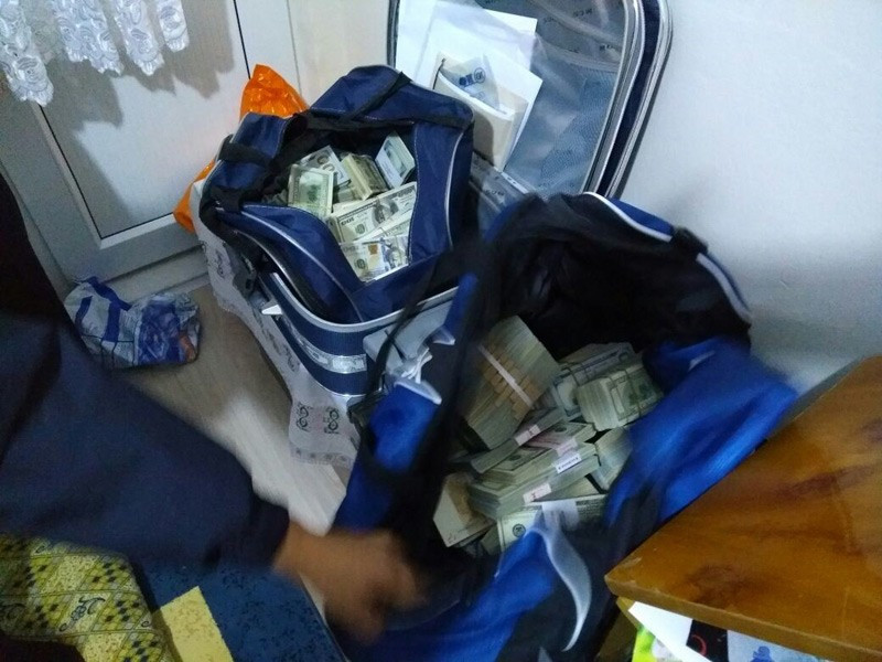 FETÖ üyesi ayakkabı kutusunda 1 milyon dolarla yakalandı - Resim: 4