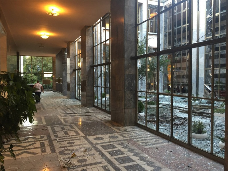 Darbecilerin vurduğu TBMM savaş alanına döndü - Resim: 3